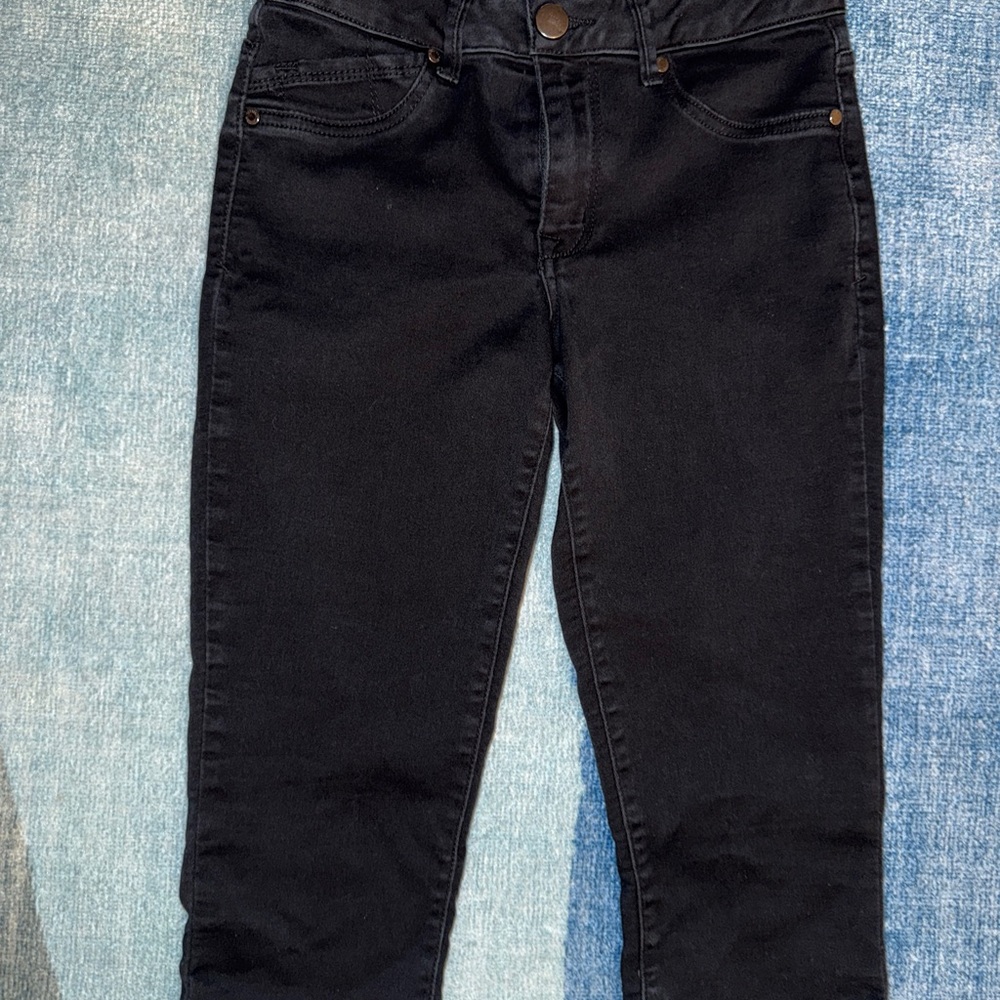 1822 Denim Black Women's Bermudas
